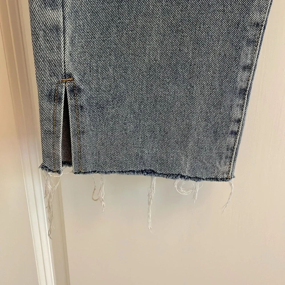 PrettyLittleThing Ripped Jeans - Picture 4 of 6